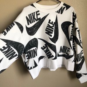 Nike logo crewneck